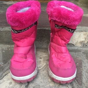 Snow boots